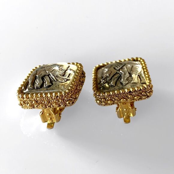 Vintage Glass Elephant Clip Earrings - Picture 4 of 5